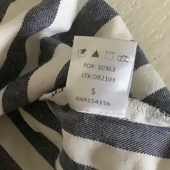 Clad & cloth striped bib dress size small - Picture 11 of 11